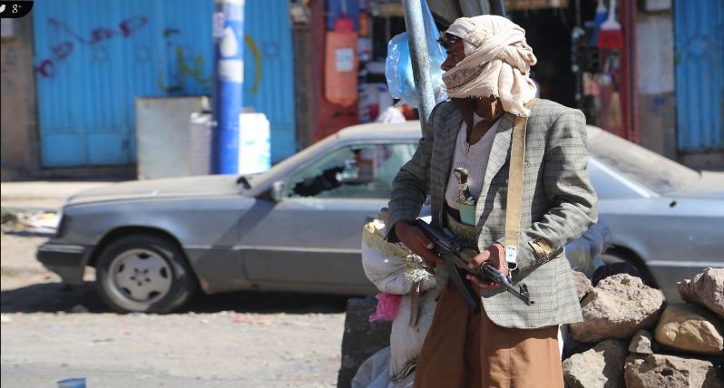 «ميدل ايست أونلاين»: مصادر يمنية أكدت تعرض مستشارين لهادي لتهديدات بالتصفية من قبل الحوثيين