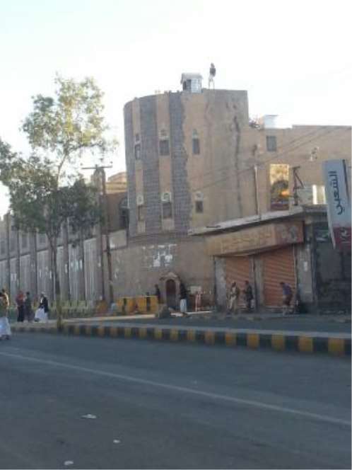 إصابة رجل أعمال يمني ومقتل نجله وعدد من مرافقيه بهجوم مسلح وسط صنعاء