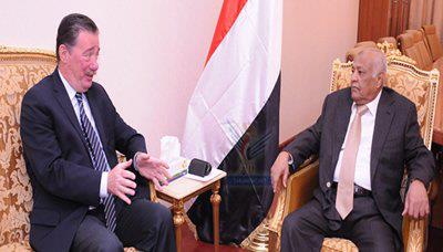 الحكومة اليمنية تناقش مع رئيس الشركة اليمنية للغاز تحسين أسعار بيع الغاز اليمني