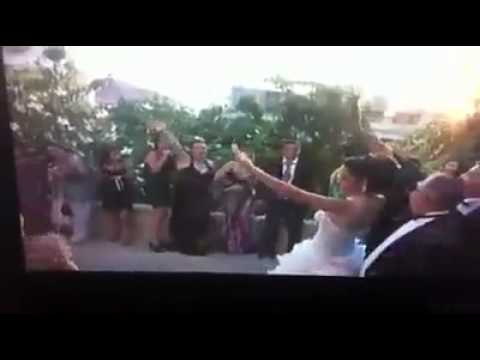 بالفيديو ..عروس لبنانية تطلق الرصاص فرحا بزفافها