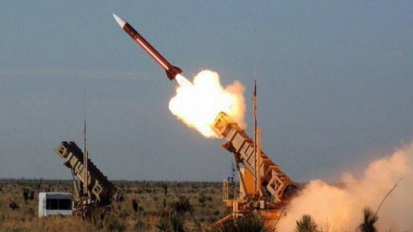 الدفاعات السعودية تعترض صاروخا باليستيا أطلقه الحوثيون على نجران