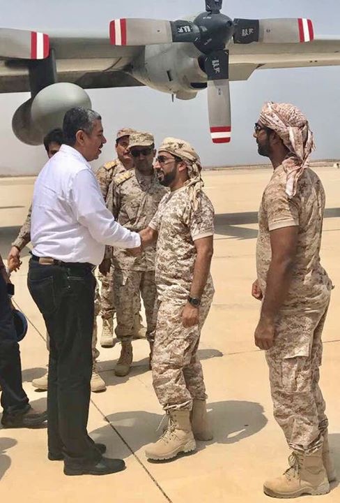 خالد بحاح يعلن إعادة تشغيل مطار الريان بالمكلا عقب وصوله حضرموت اليوم