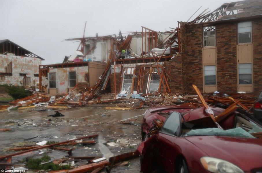 شاهد.. حجم الدمار الكبير الذي سببه إعصار «هارفي» في تكساس الأمريكية
