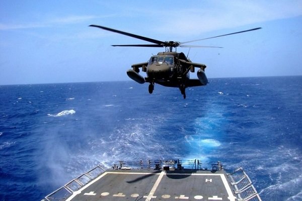 الجيش الامريكي يعلن سقوط مروحية أمريكية قبالة السواحل اليمنية