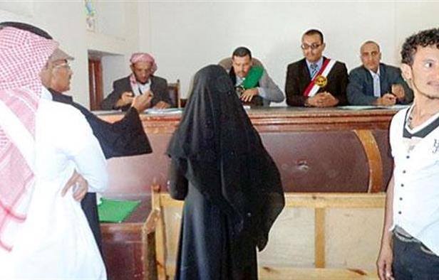 المحكمة تخلي سبيل الفتاة السعودية هدى آل نيران وتبرأ المواطن اليمني عرفات 