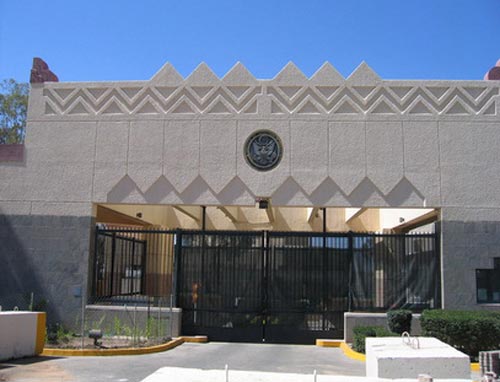السفارة الأمريكية بصنعاء مغلقة منذ 10 أيام