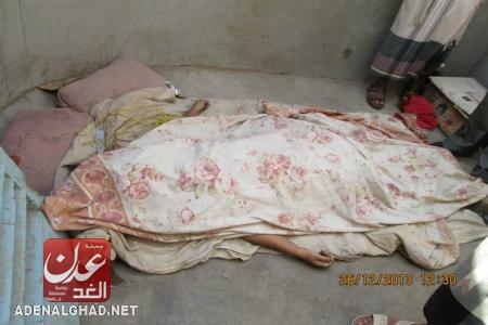 رجل يذبح زوجته بحي المحاريق بالشيخ عثمان بعدن (صورة)