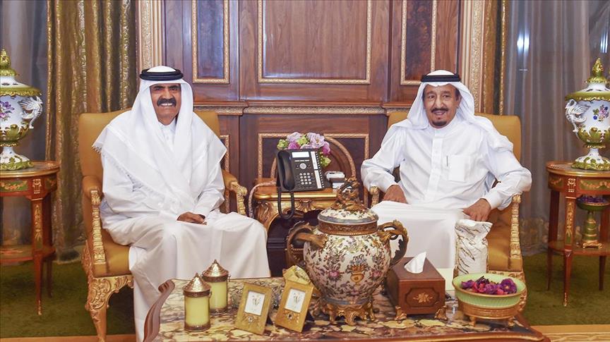 الملك سلمان يلتقي أمير قطر السابق