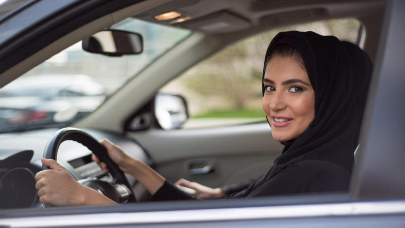 أين تتدرب المرأة السعودية على قيادة السيارة؟ ..تفاصيل