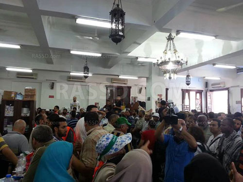 مصر: البكاء يملأ المستشفى الميداني برابعة العدوية بعد عجزه عن استقبال  المزيد من جثث الشهداء