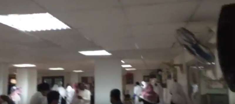 بالفيديو.. لحظة التفجير الإرهابي على مدخل مسجد محاسن الأحساء بالسعودية