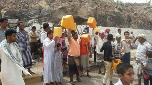 سكان عدن يشكون انقطاع المياه عن أجزاء واسعة من المدينة