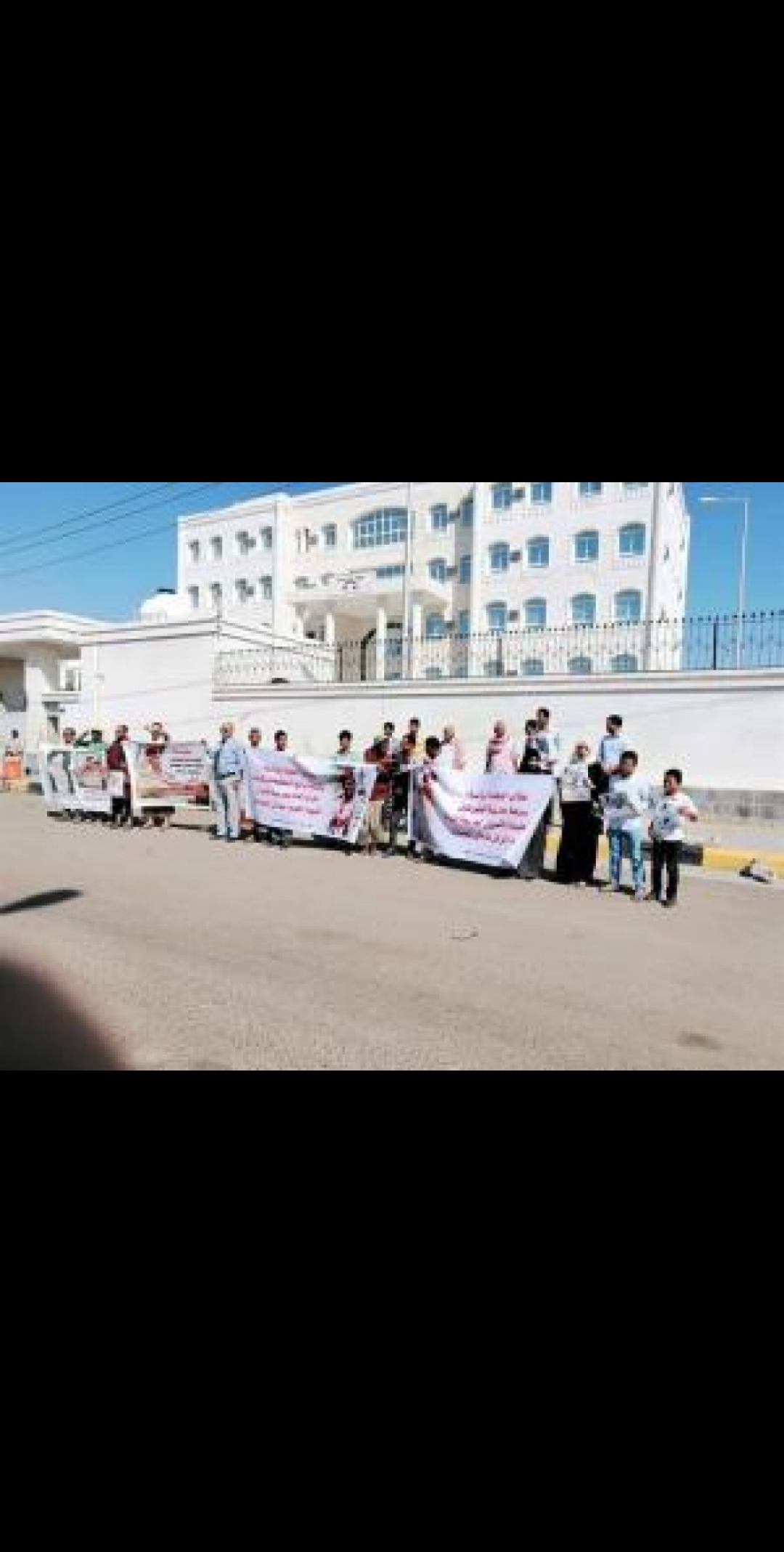 وقفة احتجاجية بعدن للمطالبة بكشف نتائج التحقيق في اغتيال العميد الحمادي