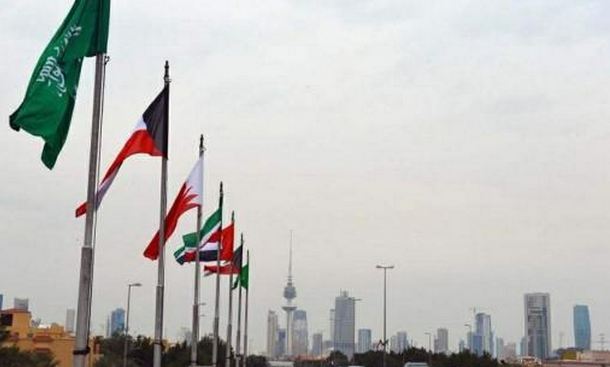 قادة القوات البرية بدول الخليج يبدؤون اجتماعا في الدوحة بالتزامن مع استمرار عمليات التحالف في اليمن