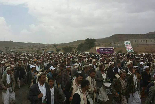 عناصر مسلحة من جماعة الحوثي في منطقة الصُباحة غرب العاصمة صنعاء