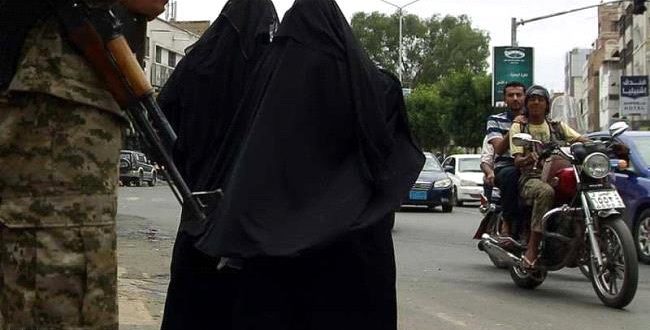 القبض على عصابة استغلت 400 فتاة بعد تصويرهن وابتزازهن في صنعاء
