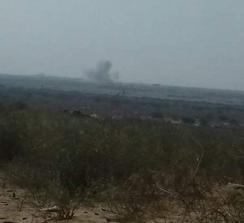 طيران التحالف يشن عشرات الغارات على وادي عبدالله وتعزيزات بمجمع النخيل في حرض (صور)