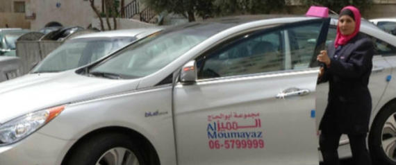 للنساء فقط.. سيارات أجرة «وردية» و«مميزة» في الأردن