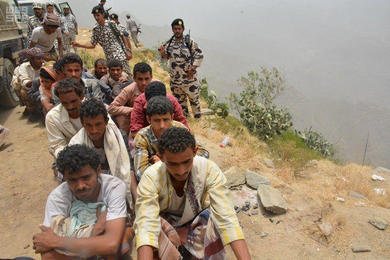متسللين يمنيين في قبضة حرس الحدود السعودي - إرشيف