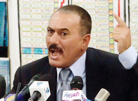 بن دغر يشن هجوما حادا على صالح: حوّل حزب المؤتمر إلى ميليشيات تحارب الشعب اليمني